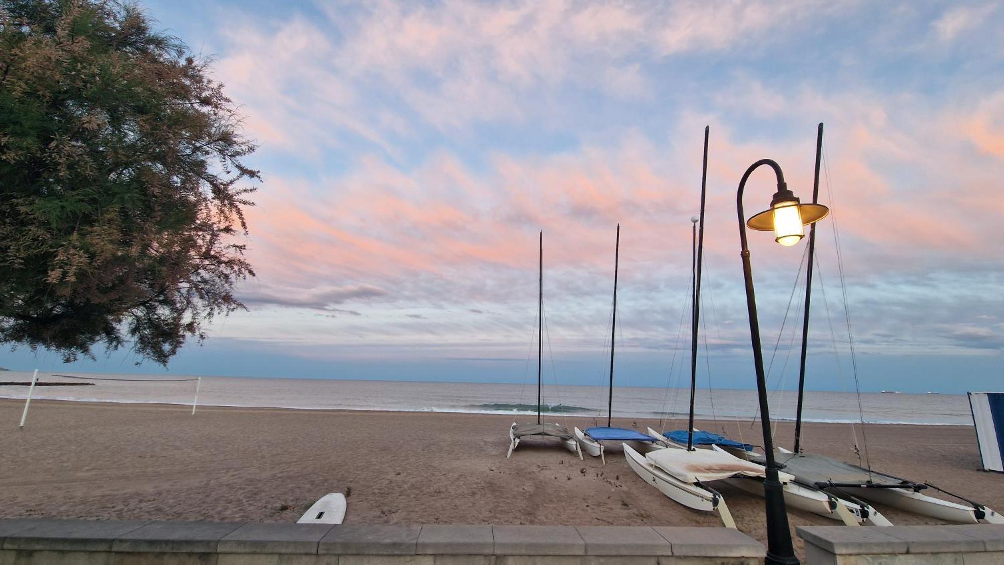 Apartament Apartamento De 1 Habitacion Frente Al Mar Y Con Piscina Benicàssim Zewnętrze zdjęcie
